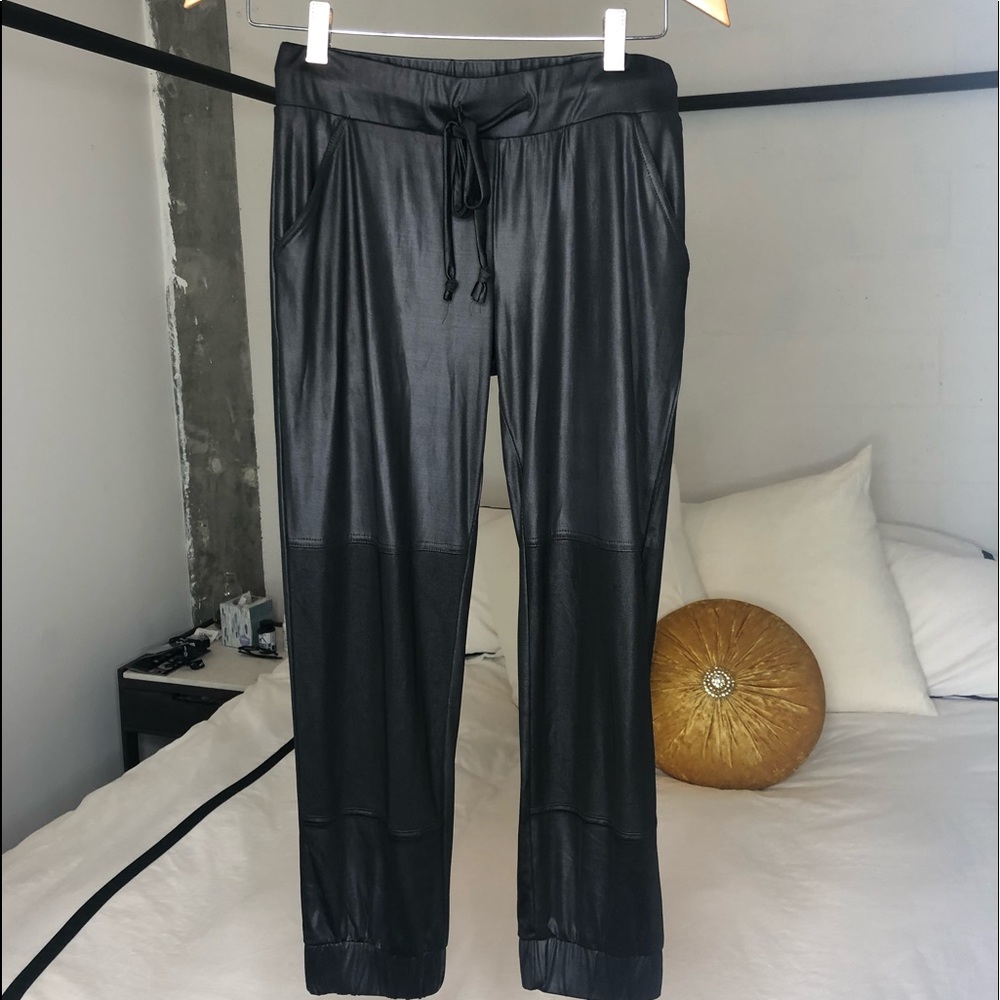 Shiny, laid back cool pants with mesh inserts